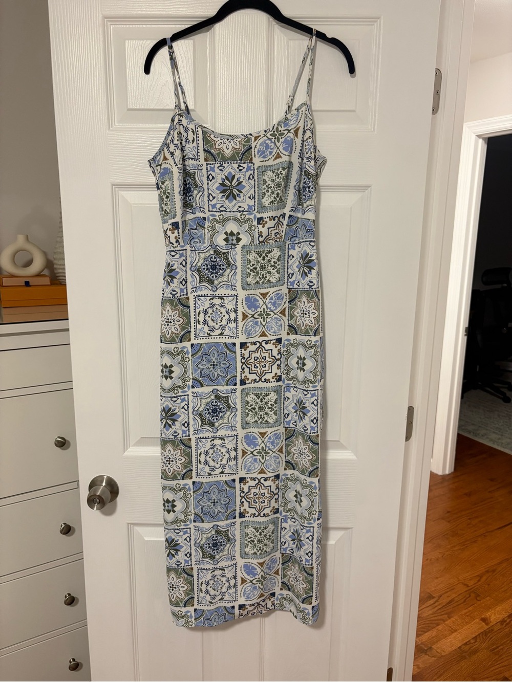 Abercrombie & Fitch Tile-Print Spaghetti Strap Midi Dress in Blue & Green